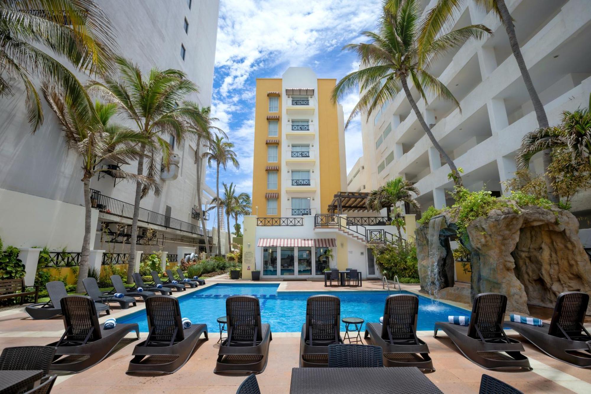 Best Western Hotel Posada Freeman Zona Dorada Mazatlán Extérieur photo
