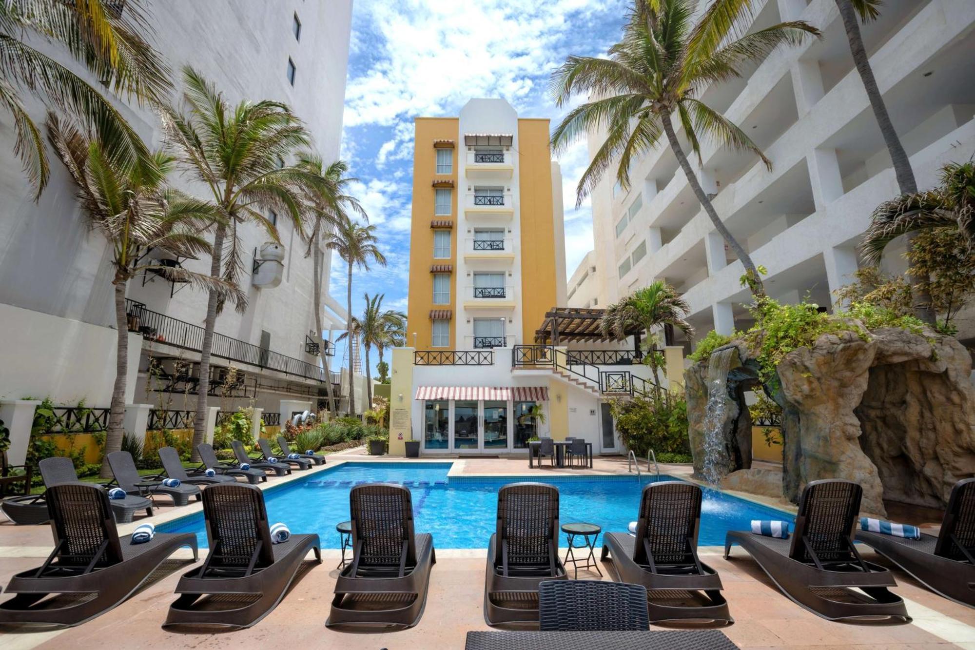 Best Western Hotel Posada Freeman Zona Dorada Mazatlán Extérieur photo